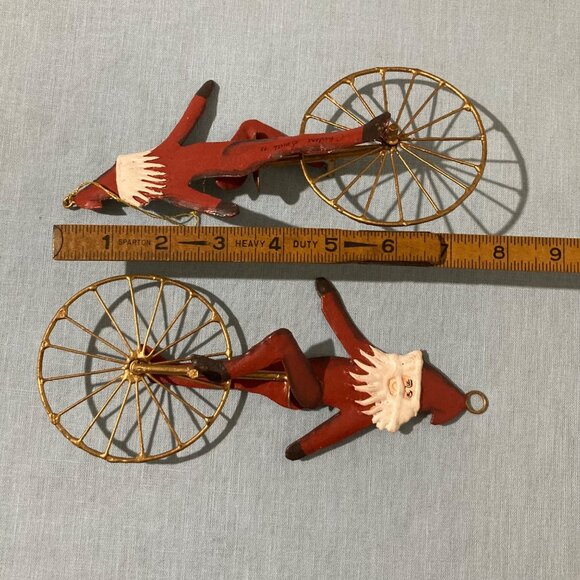 1992 Charlene Smith Signed Metal Ornament of Santa on a Unicycle Set Of 2 - Picture 4 of 4